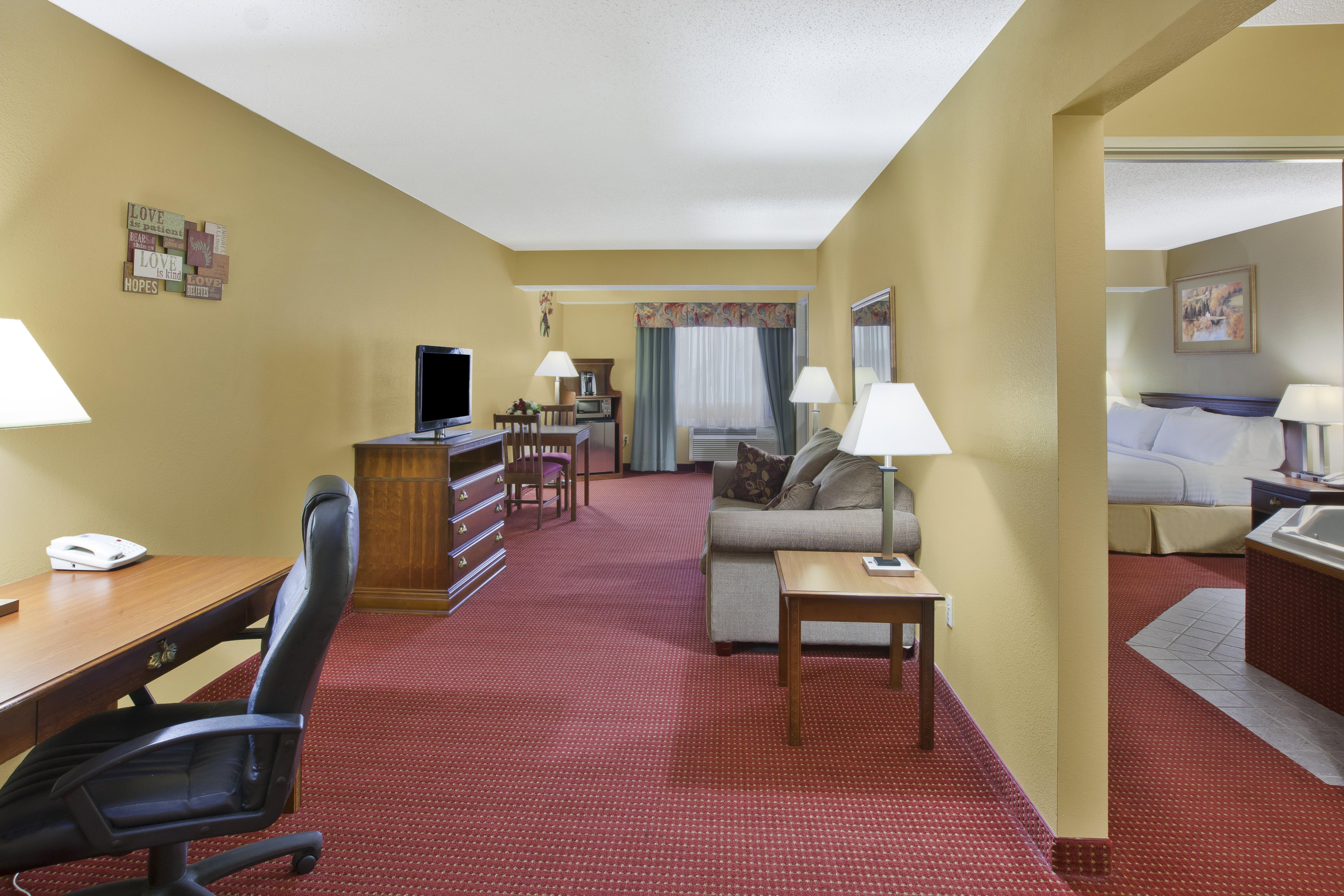 Holiday Inn Express Irwin Pa Tpk Exit 67 By Ihg Exterior foto