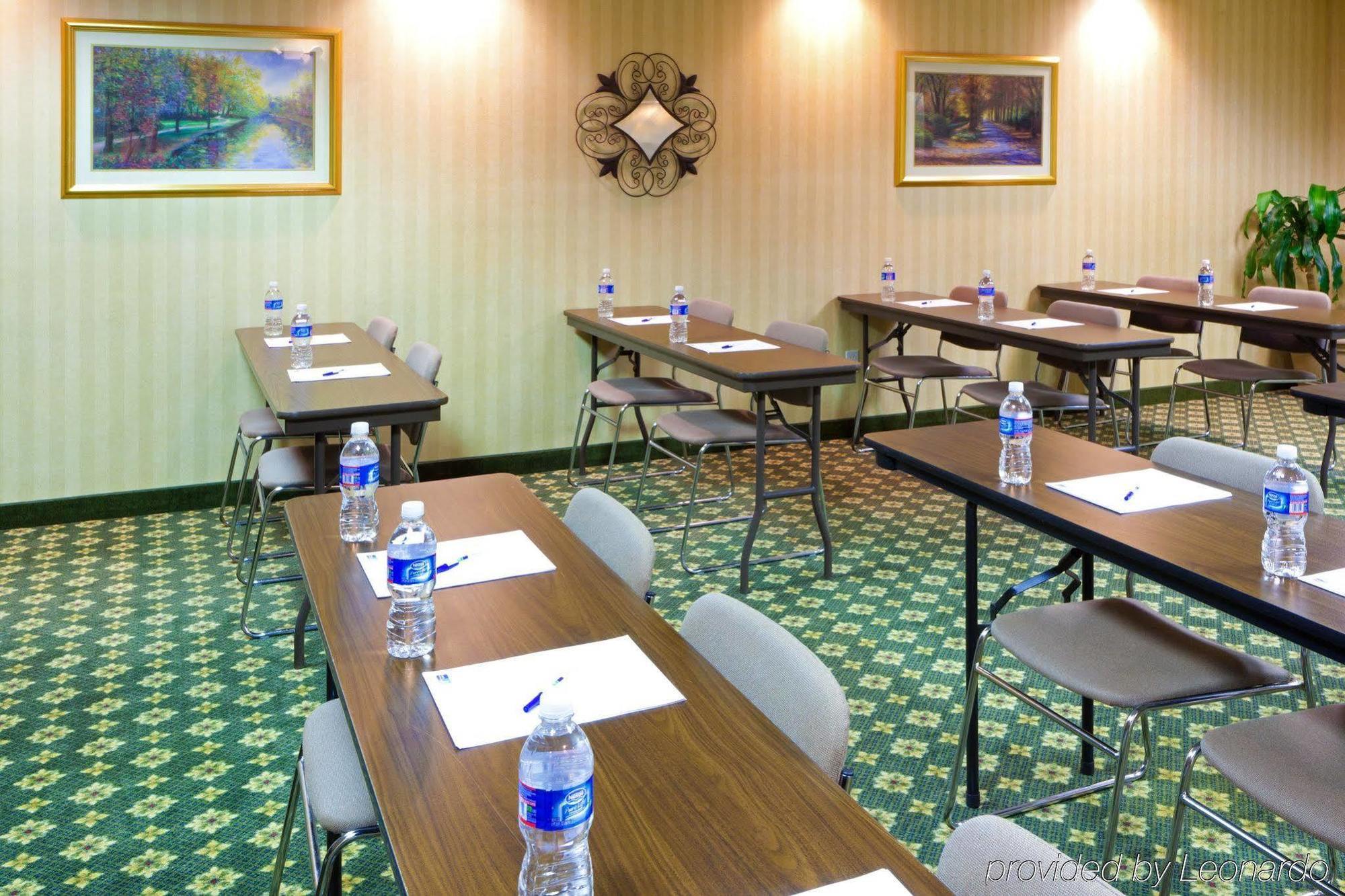 Holiday Inn Express Irwin Pa Tpk Exit 67 By Ihg Exterior foto