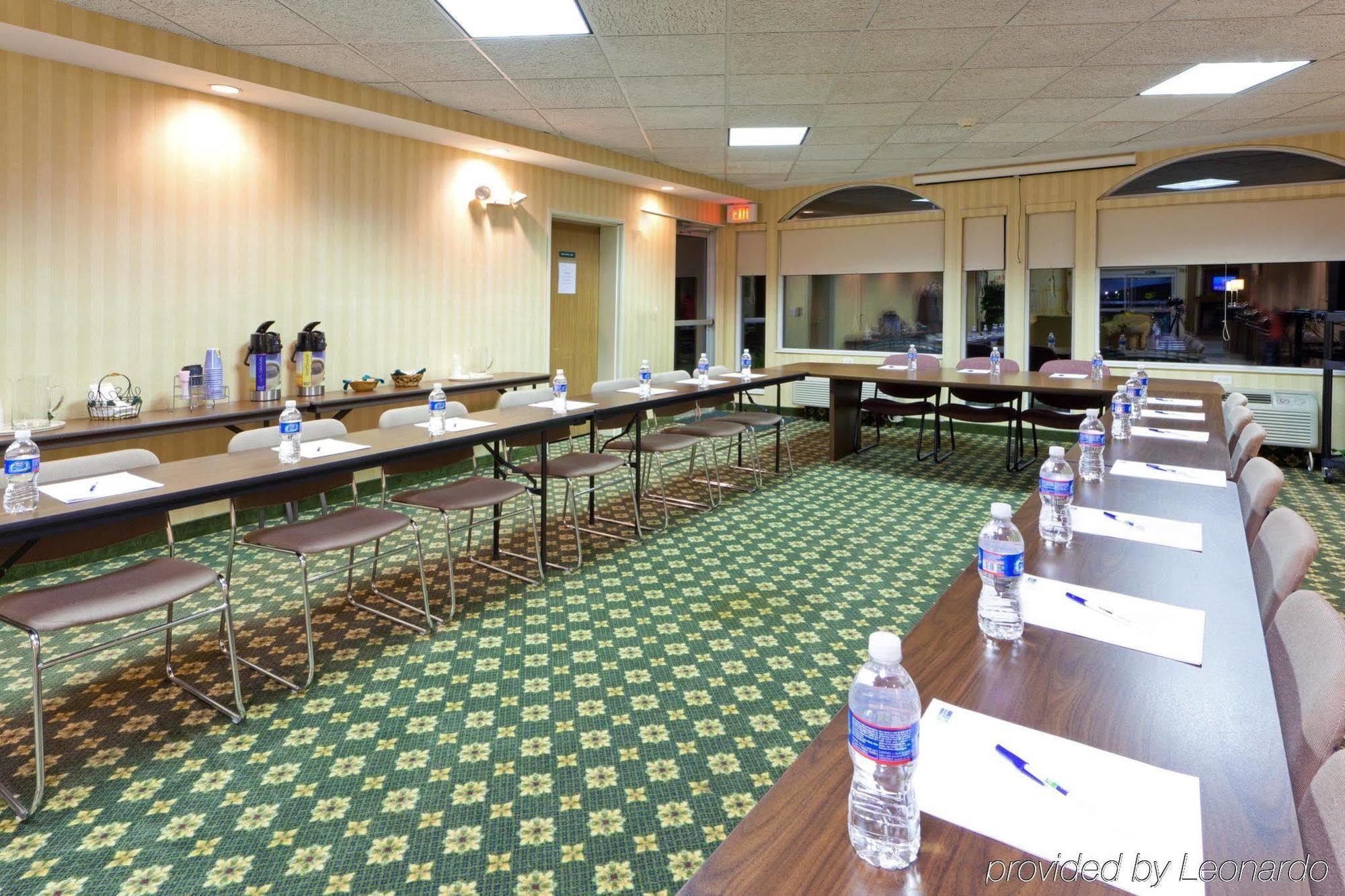 Holiday Inn Express Irwin Pa Tpk Exit 67 By Ihg Exterior foto