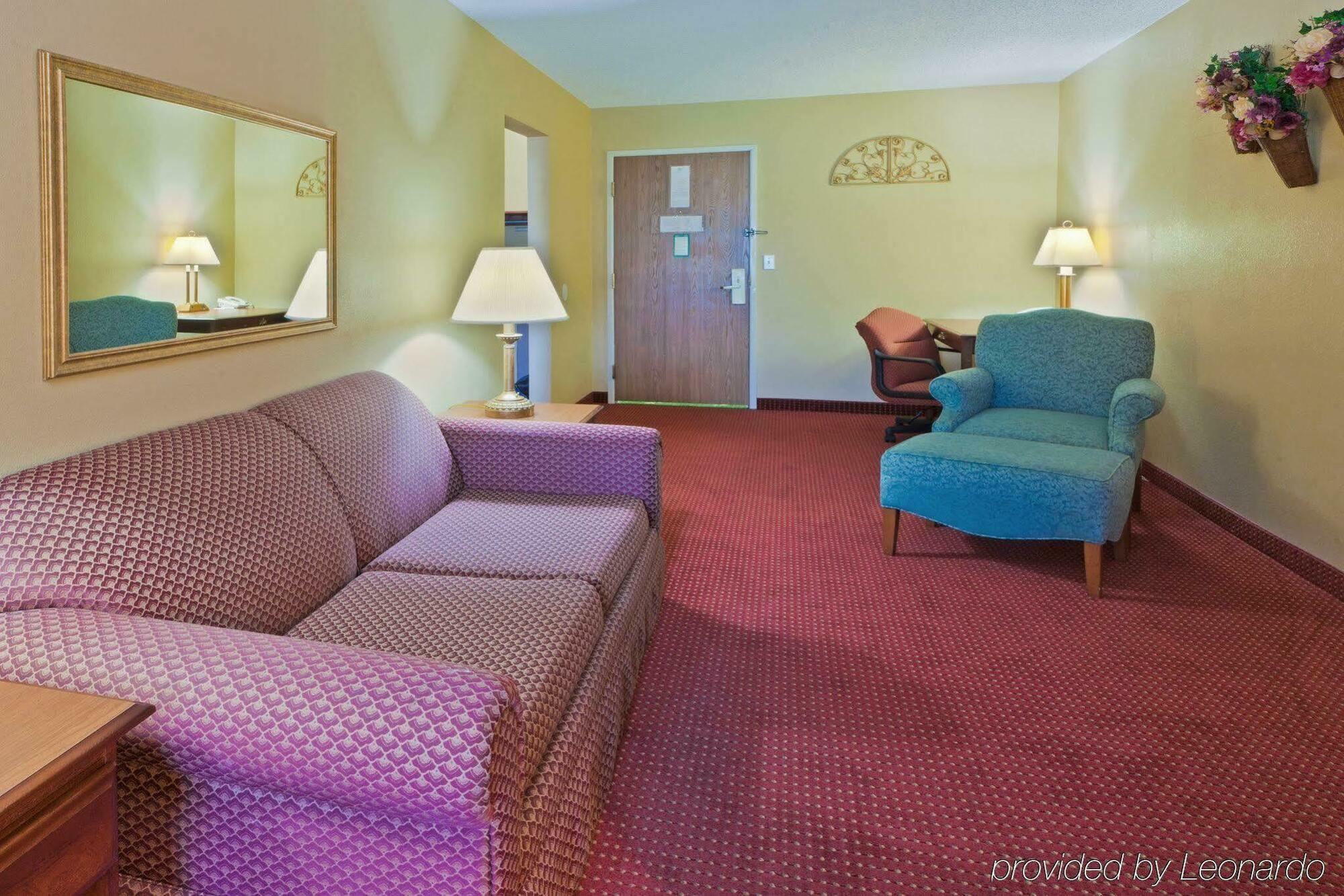 Holiday Inn Express Irwin Pa Tpk Exit 67 By Ihg Exterior foto